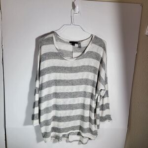 A Pea In The Pod Top Womens Maternity L White And Gray Light Sweater Long Sleeve